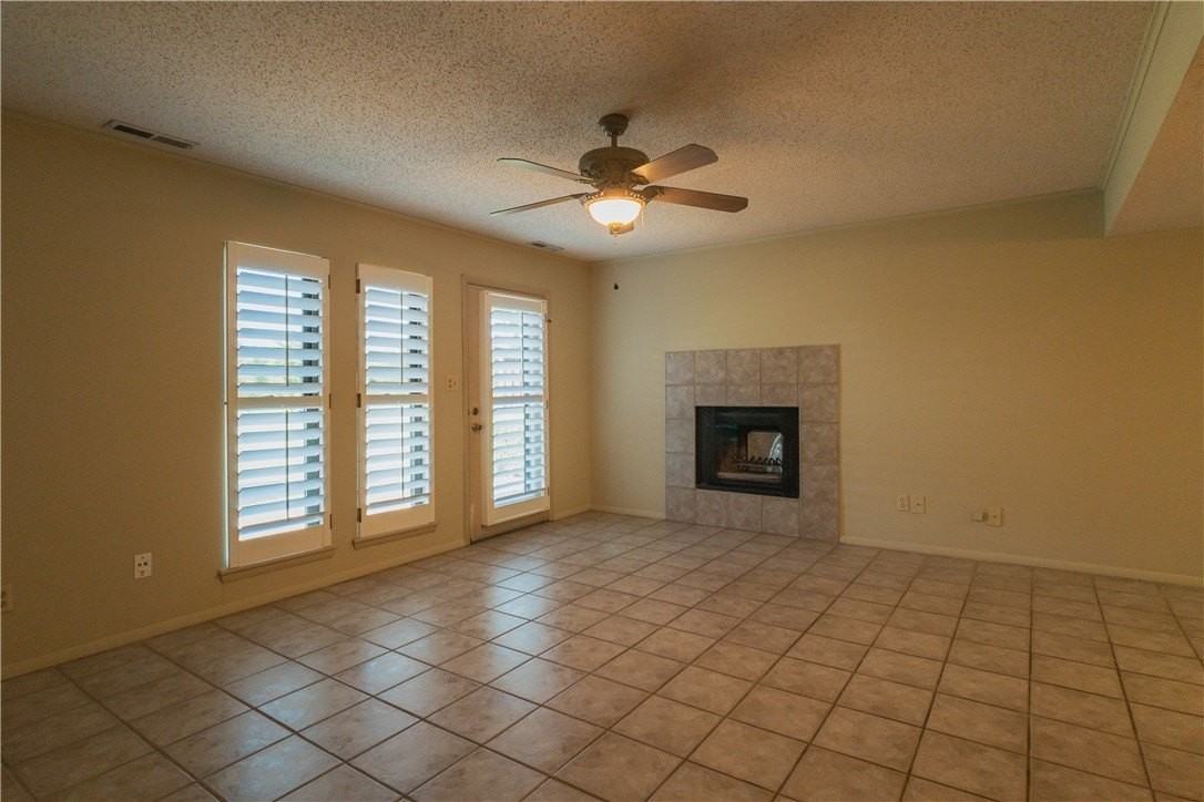 2538 E Sweetbriar Dr - Photo 2 of 13