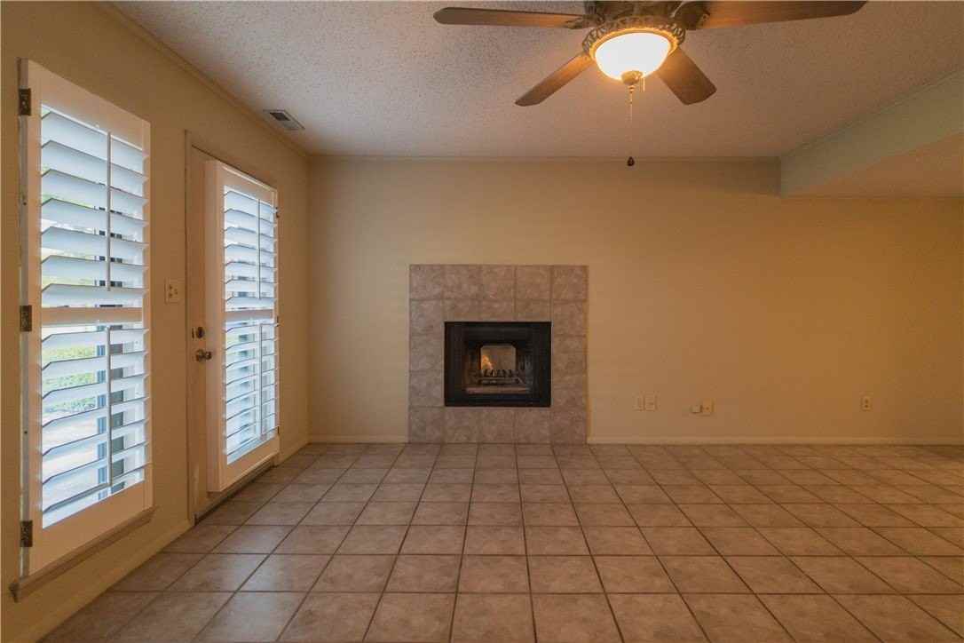 2538 E Sweetbriar Dr - Photo 3 of 13