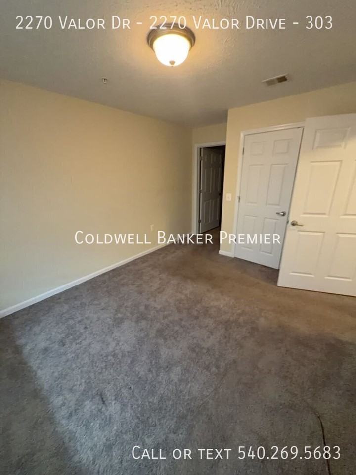 2270 Valor Dr - 2270 Valor Drive #303 - Photo 7 of 10