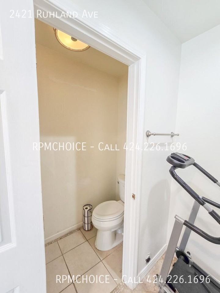 2421 Ruhland Ave - Photo 7 of 28