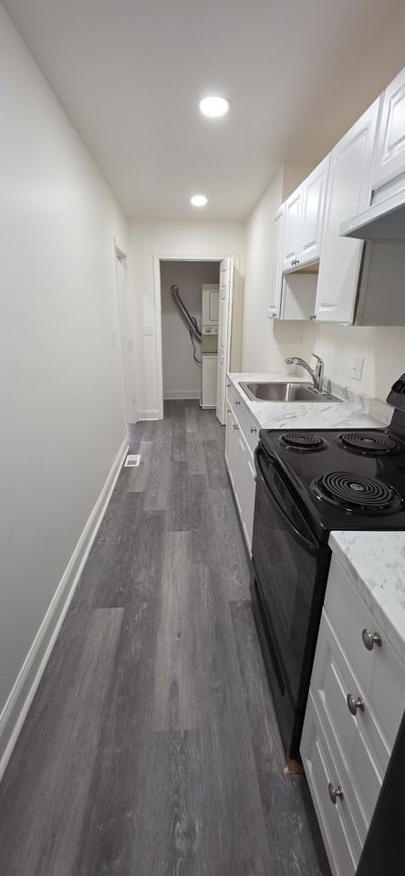 1517 N Fulton Ave - Photo 5 of 12