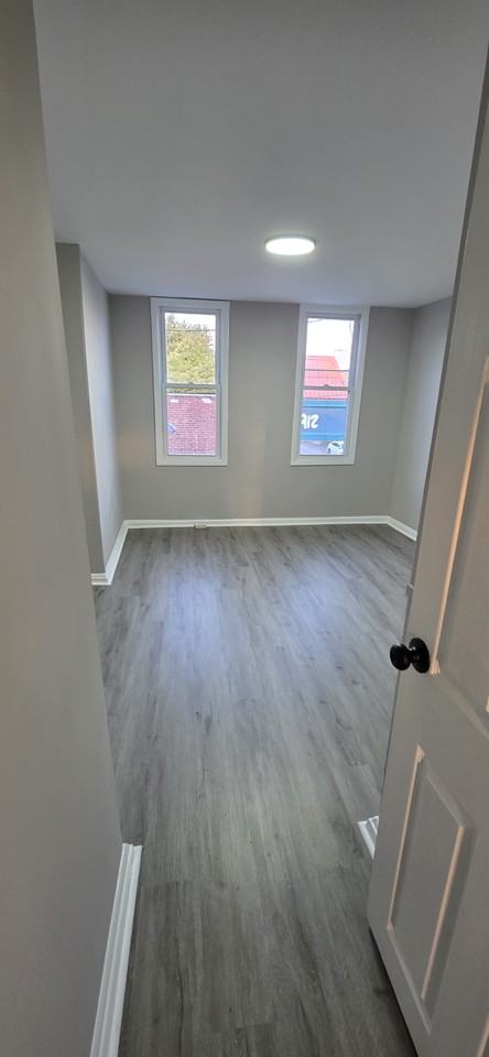 203 N Curley St - Photo 7 of 11