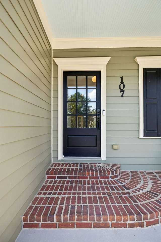 107 Gladstone Ln - Photo 4 of 50