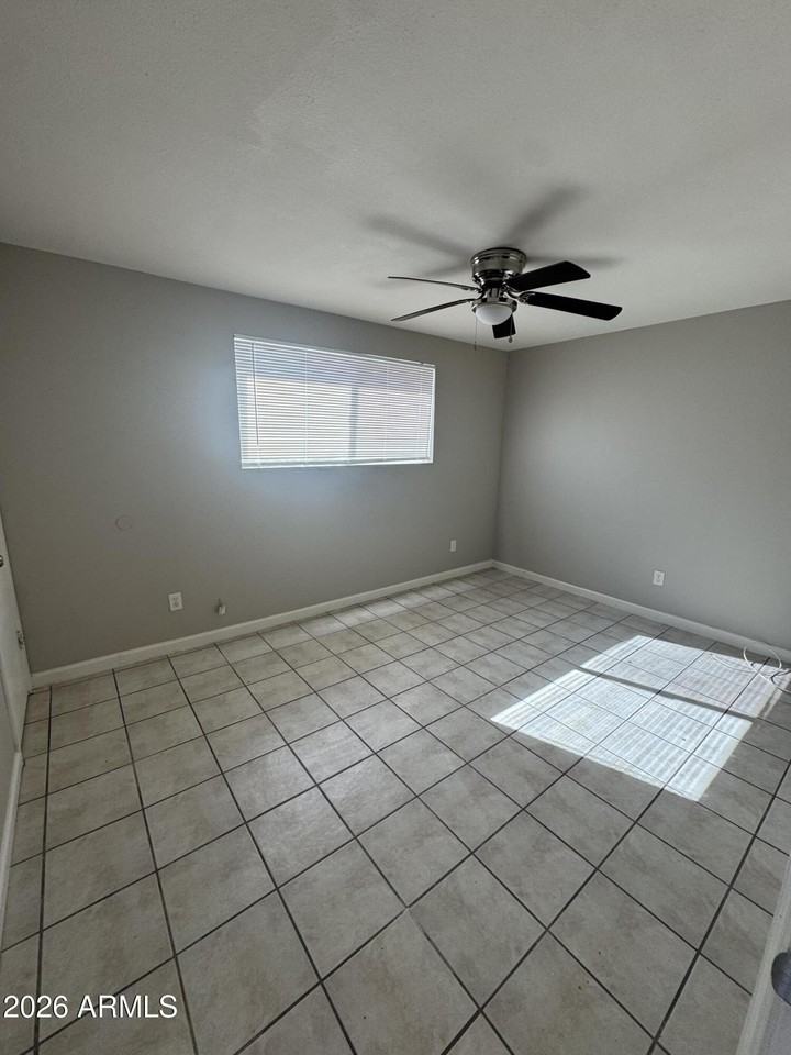 1333 W 5th St #B - Photo 7 of 12