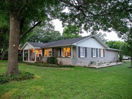 featured image of 2324 Lake Air Dr #NA