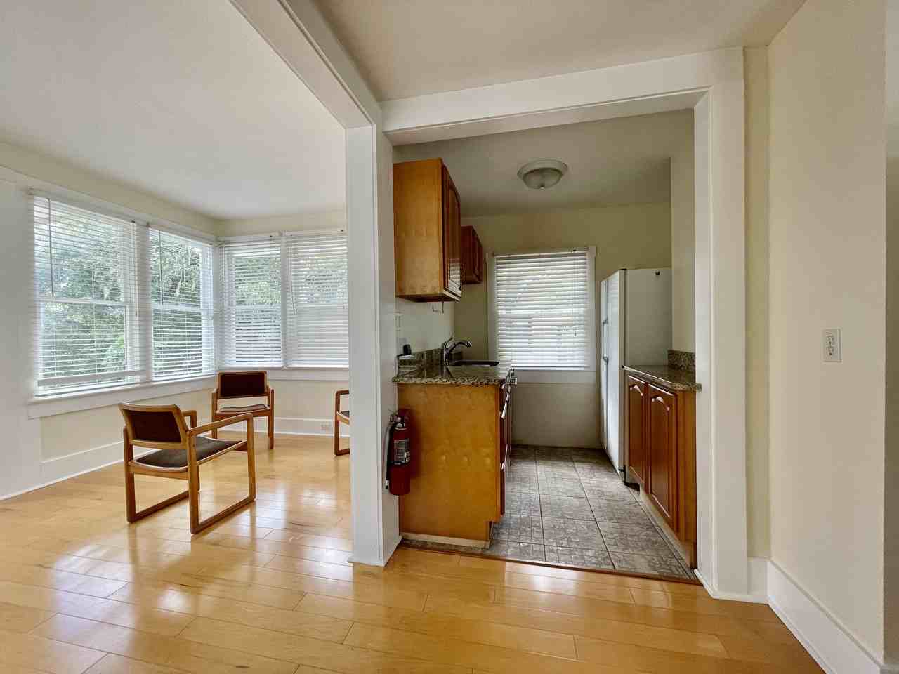 609 Oak Ave #5 - Photo 7 of 28