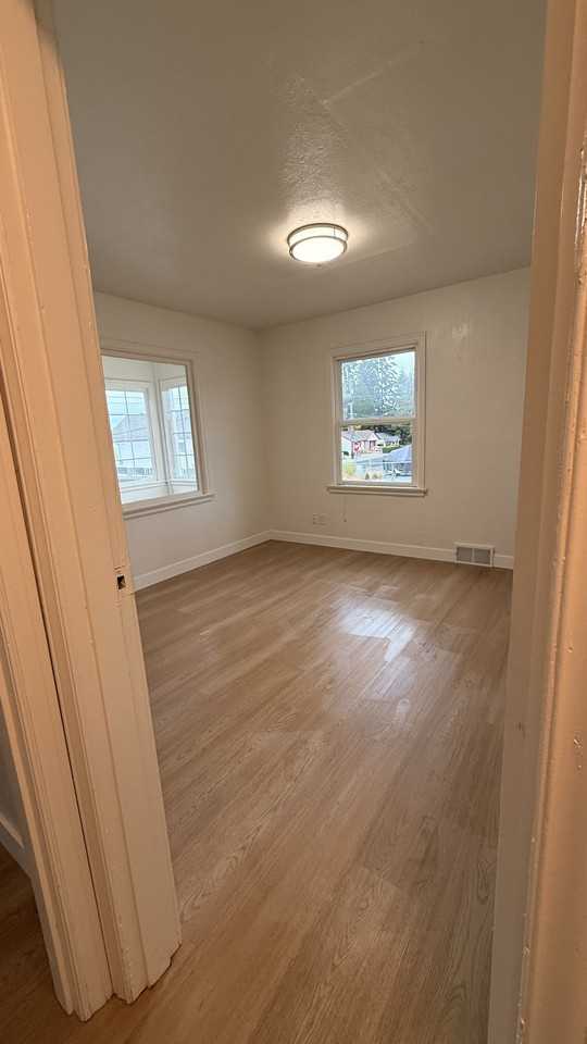 2903 Mtn View Ave W #NA - Photo 6 of 19