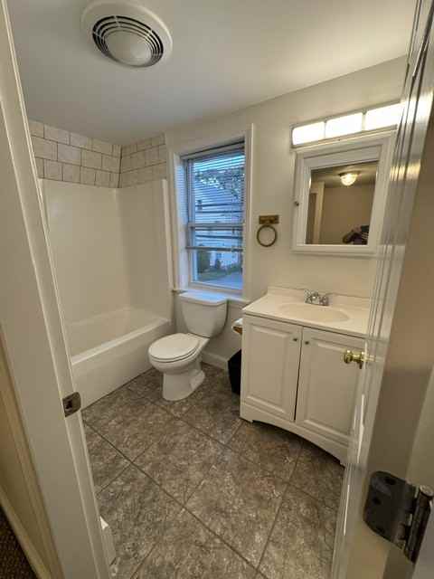 308 Essex St #1 - Photo 6 of 9