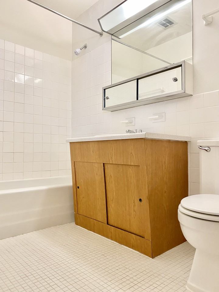 500 2nd St #B4 - Photo 4 of 9