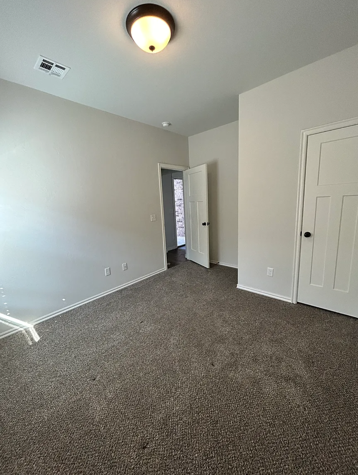 8720 Sw 42nd St #NA - Photo 5 of 11