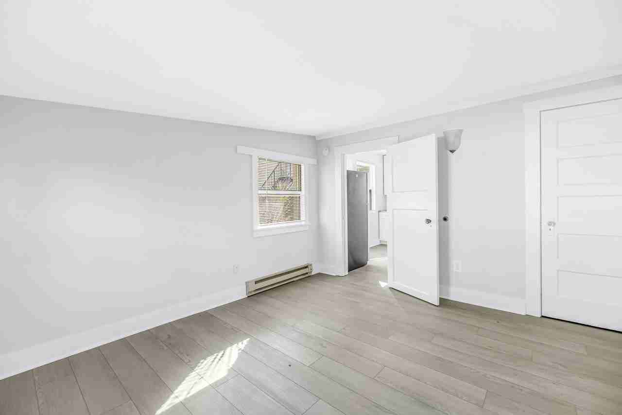 742 7th Ave N #W - Photo 5 of 20