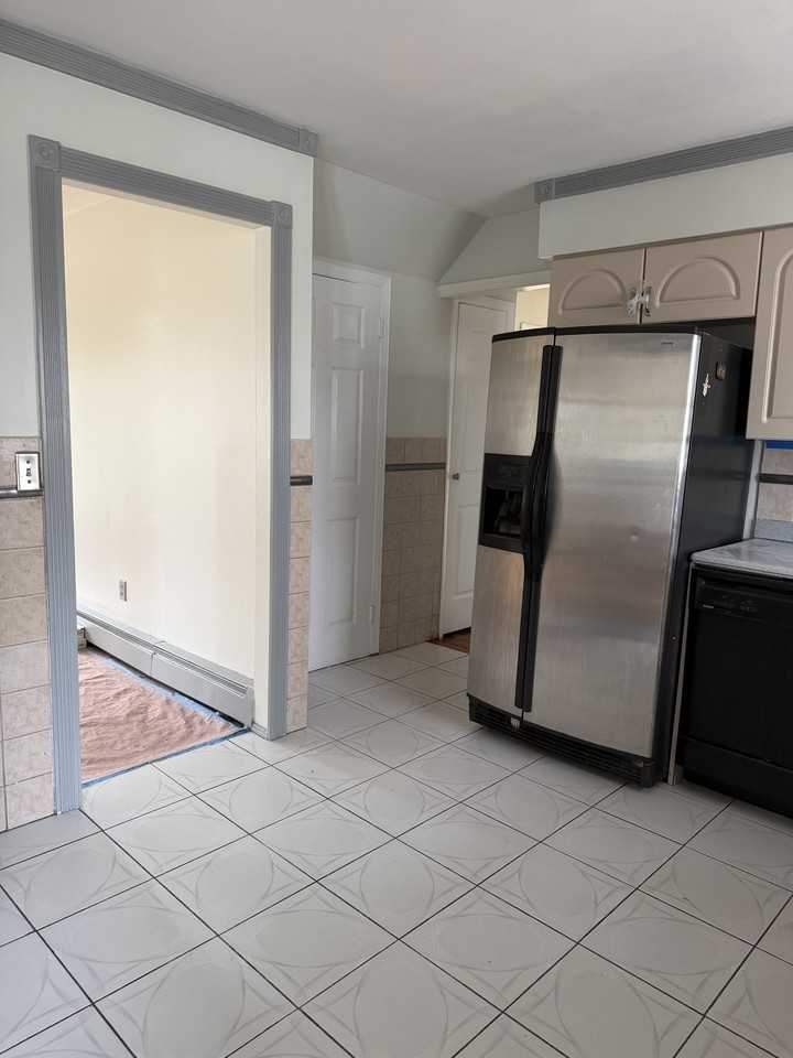 7 Jefferson Ave #1 - Photo 4 of 12