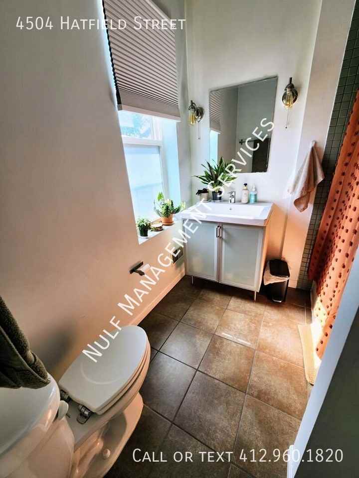 4504 Hatfield St - Photo 5 of 10