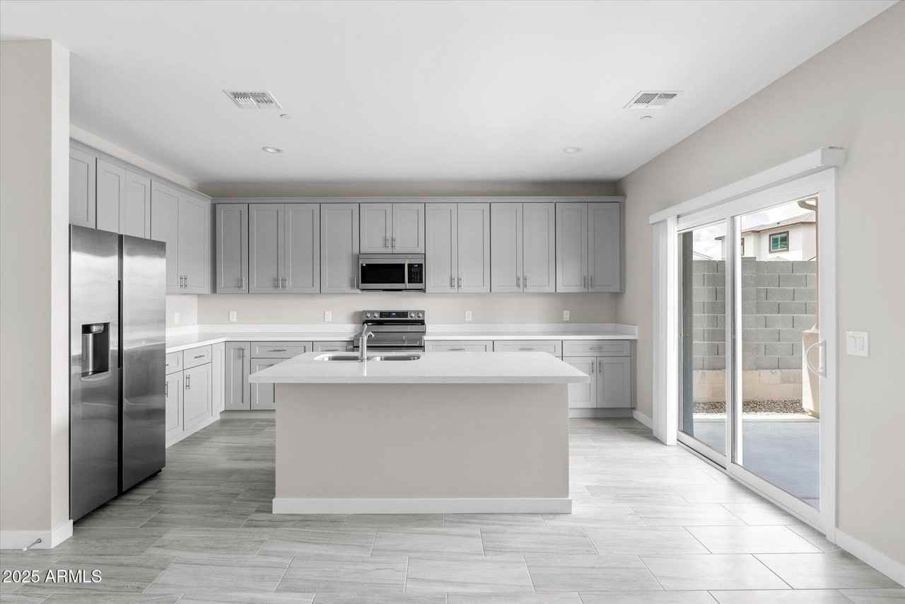 720 E Mingus Ave #14 - Photo 7 of 18