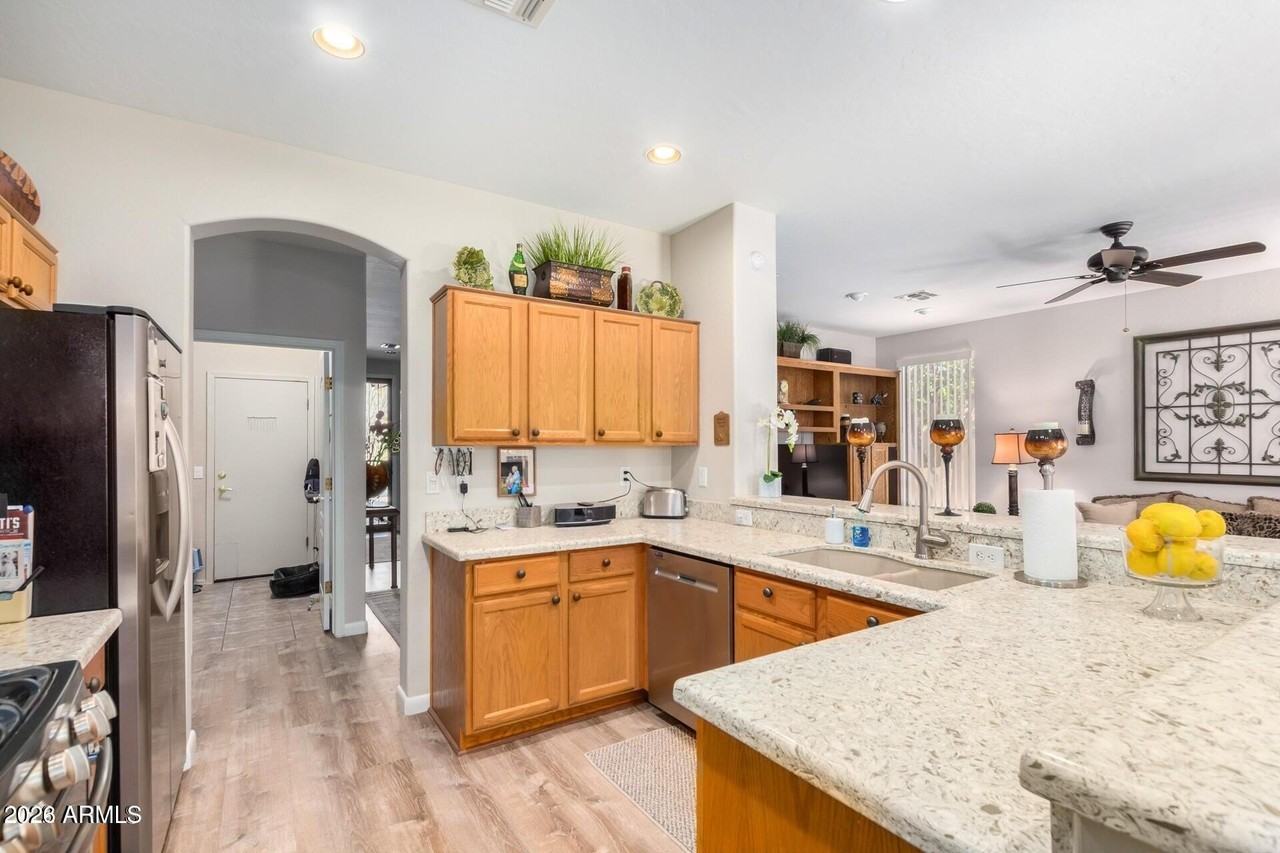 6209 W Oraibi Dr - Photo 3 of 7