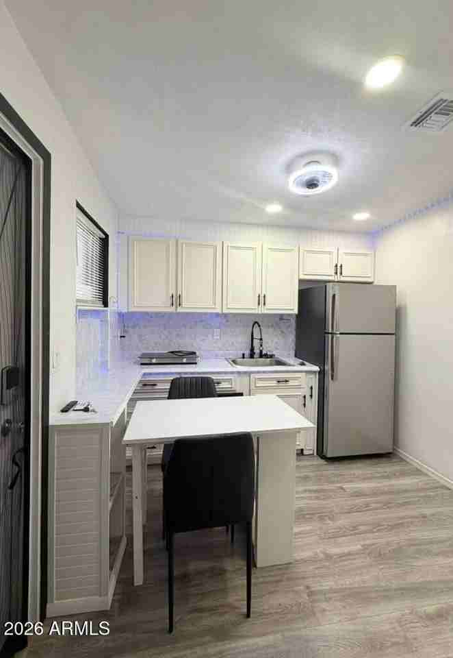 7529 W Comet Ave - Photo 3 of 14
