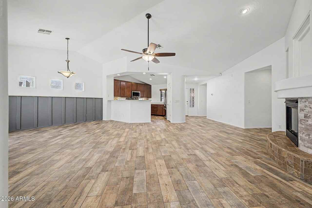 614 S 111th Dr - Photo 7 of 34