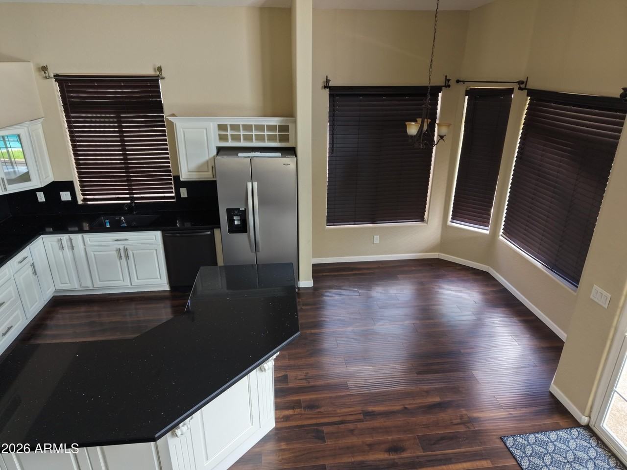 13795 W Vernon Ave - Photo 5 of 39