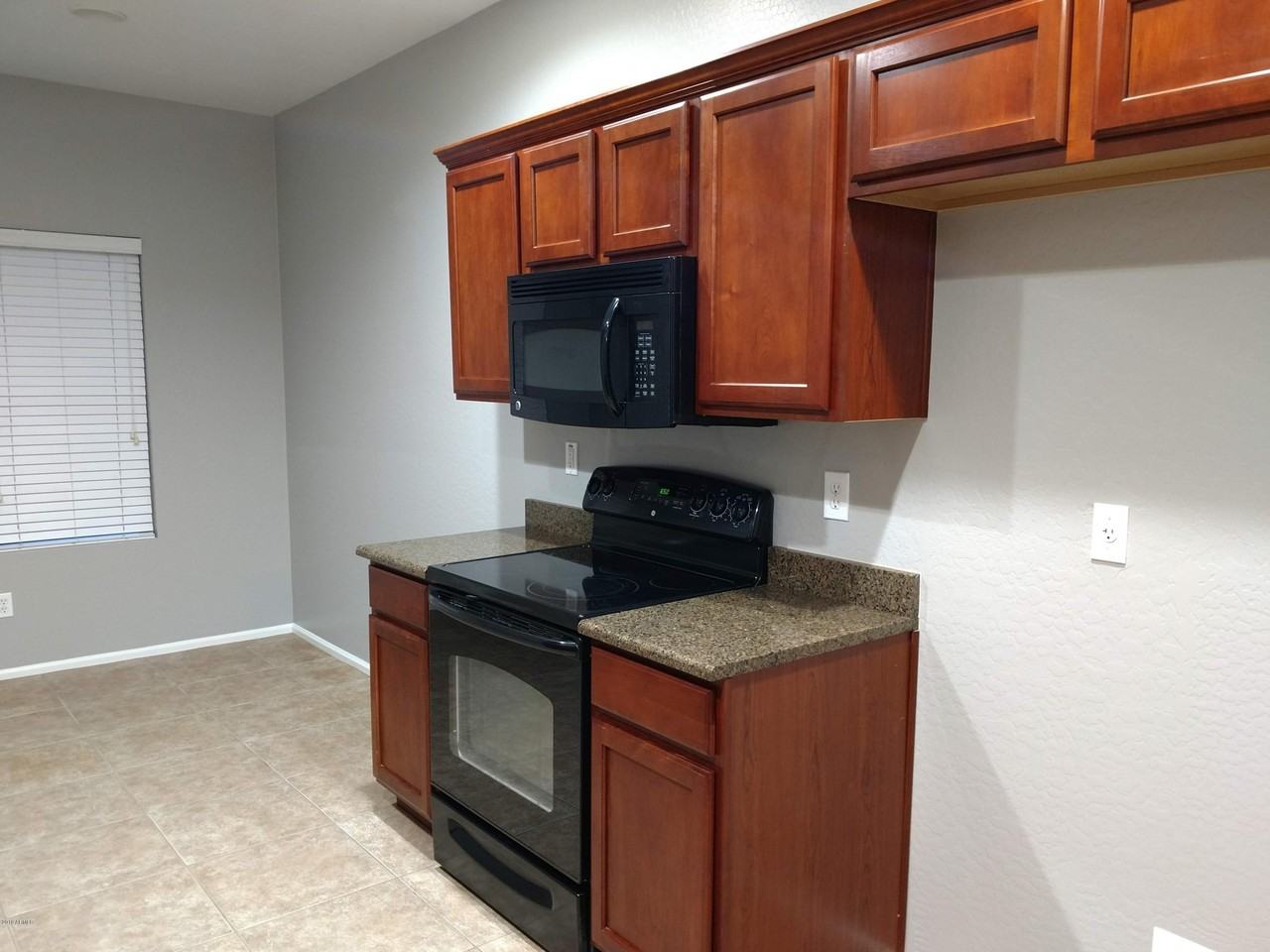 4232 E Bruce Ct - Photo 4 of 11