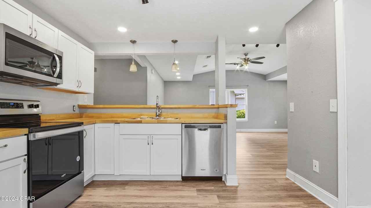130 Kristine Blvd - Photo 4 of 29