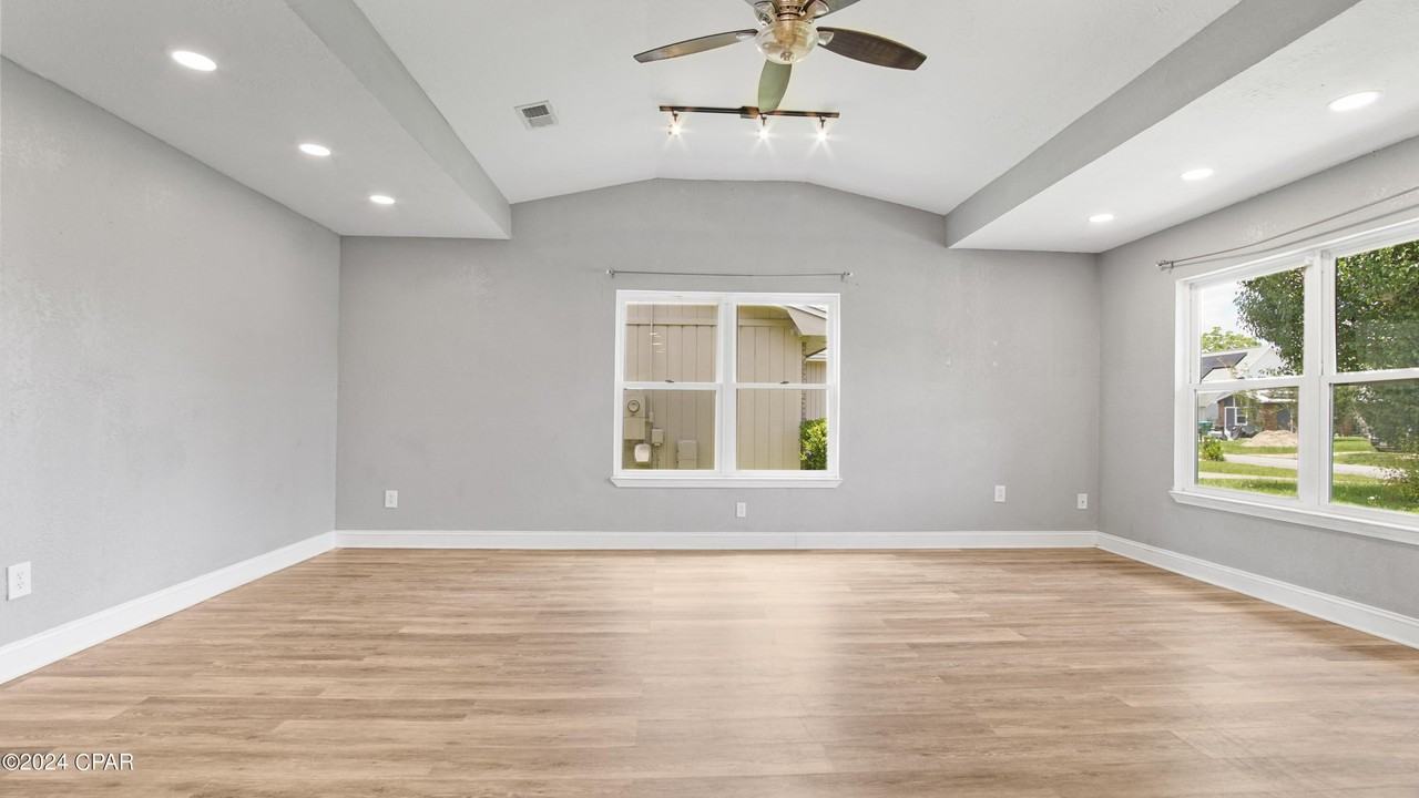 130 Kristine Blvd - Photo 7 of 29