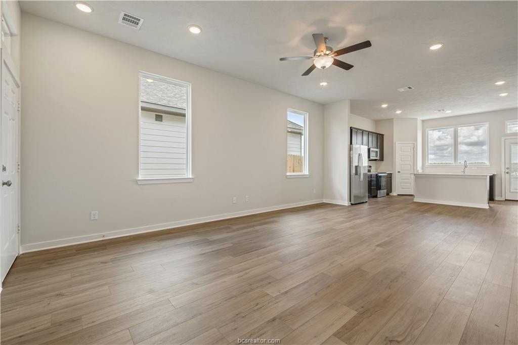 10618 Burgundy Berry Way - Photo 5 of 16