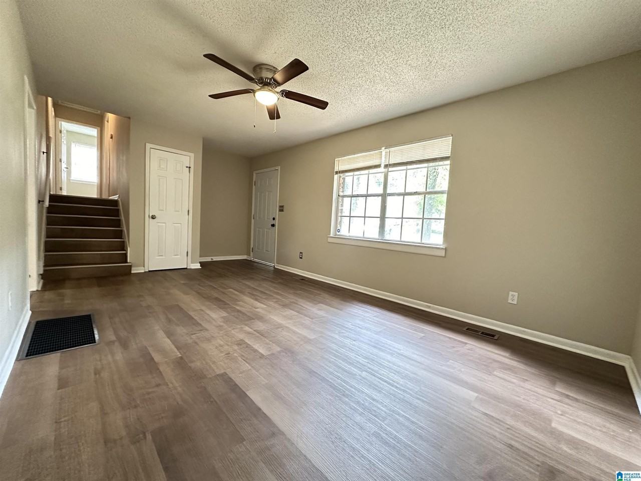 1608 Azalea Dr - Photo 2 of 11