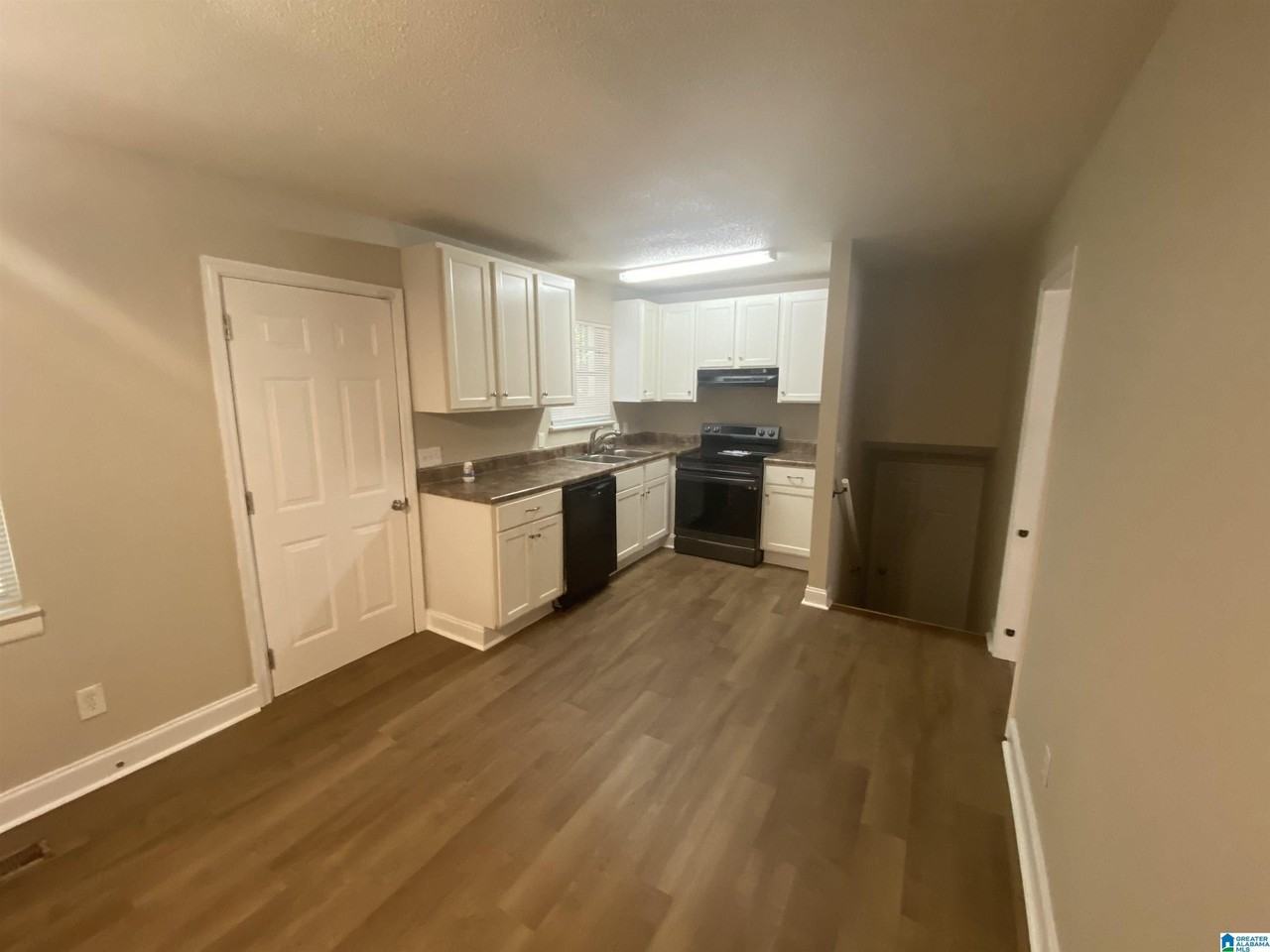 1608 Azalea Dr - Photo 4 of 11