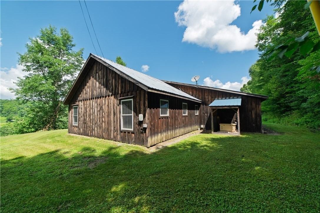 2070 Harper Rd - Photo 3 of 25