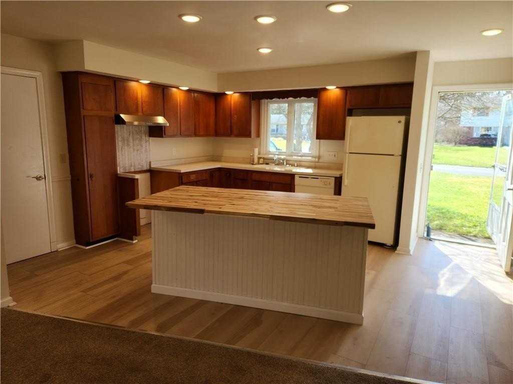4 Brook Holw - Photo 3 of 17