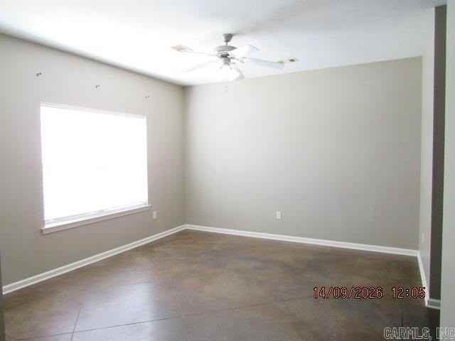 1410 Robins St - Photo 2 of 15