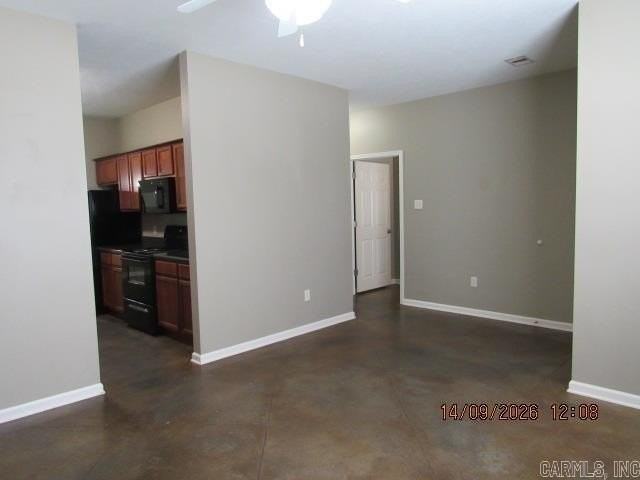1410 Robins St - Photo 4 of 15
