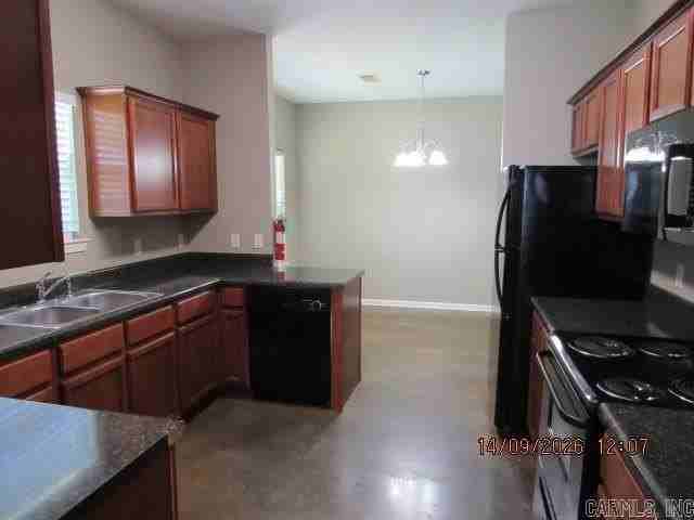 1410 Robins St - Photo 5 of 15