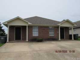 featured image of 2235A Rosemary Dr