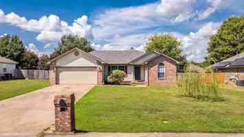 featured image of 12 Applewood Dr