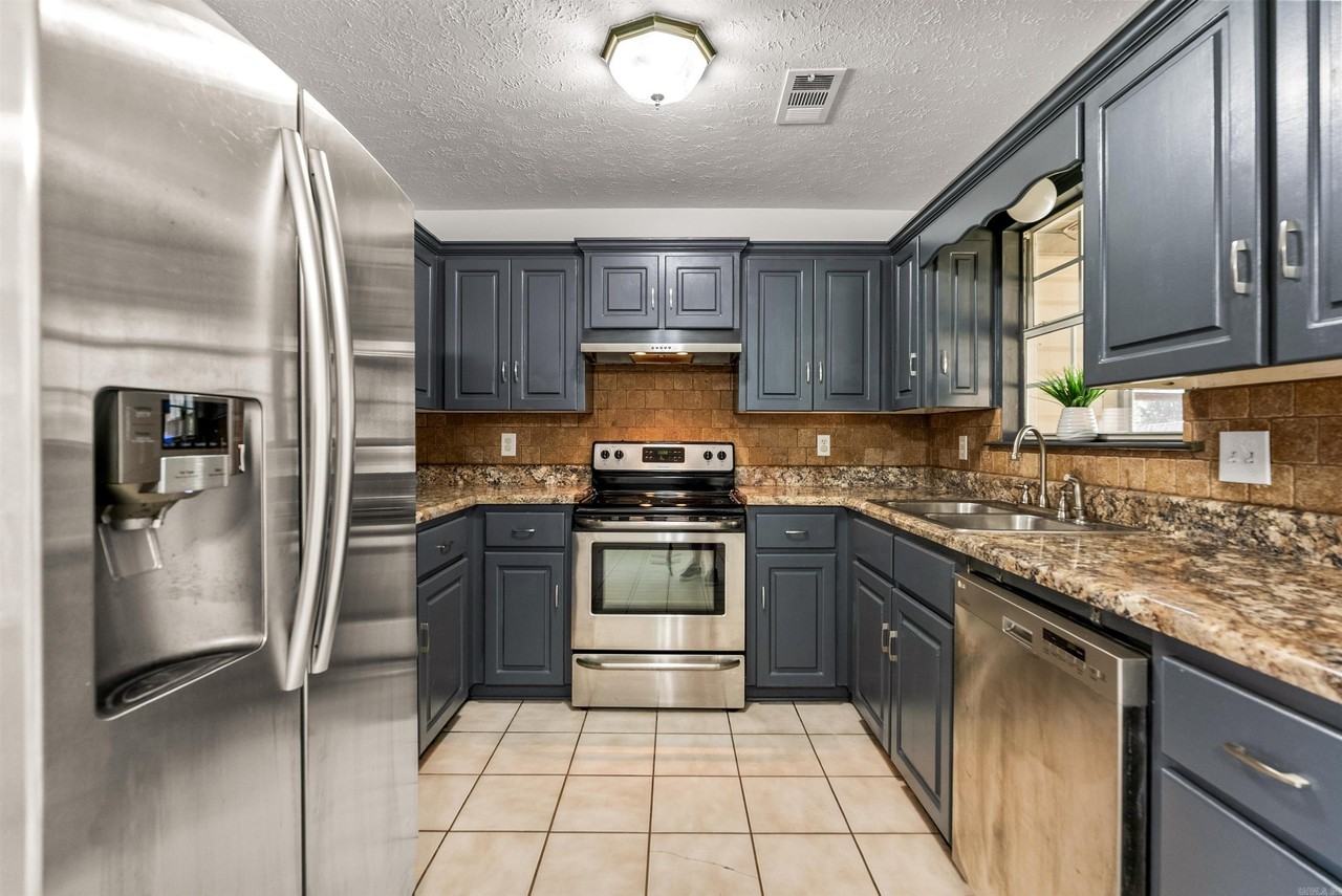 12 Applewood Dr - Photo 3 of 40