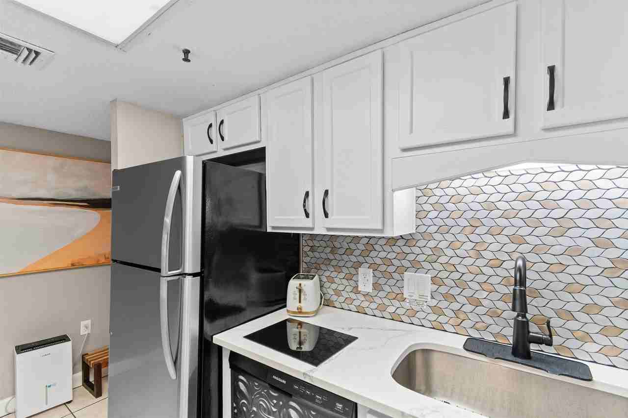 5511 N Ocean Blvd #203 - Photo 7 of 47