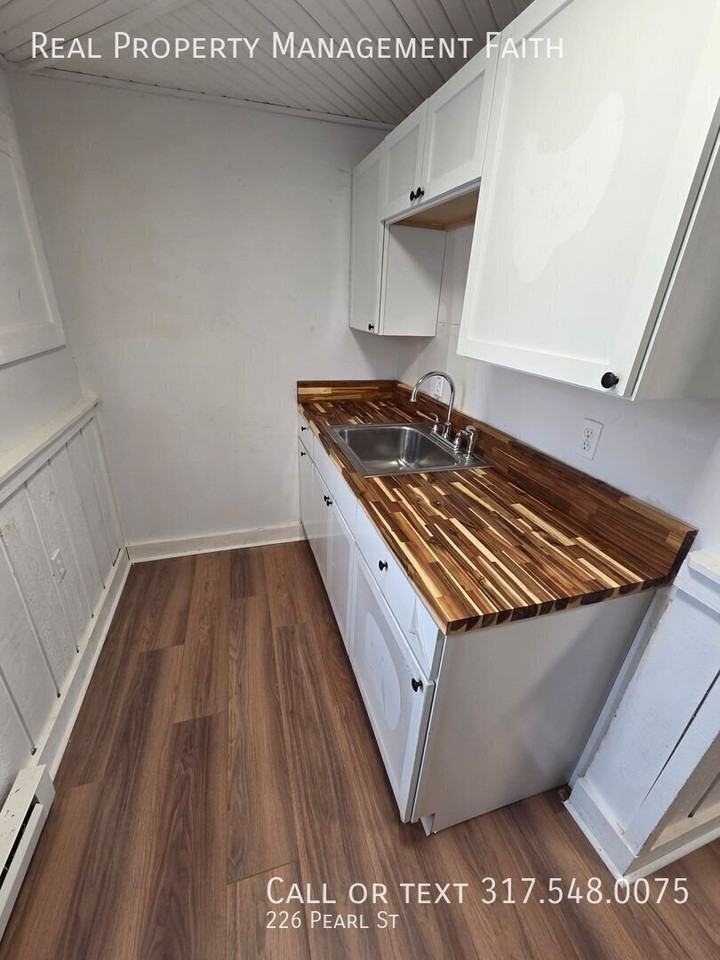 226 W Pearl St - Photo 3 of 15