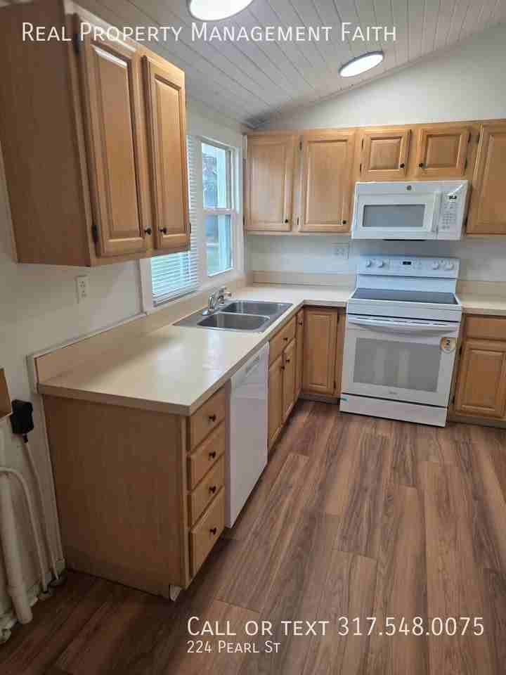 224 W Pearl St - Photo 3 of 19