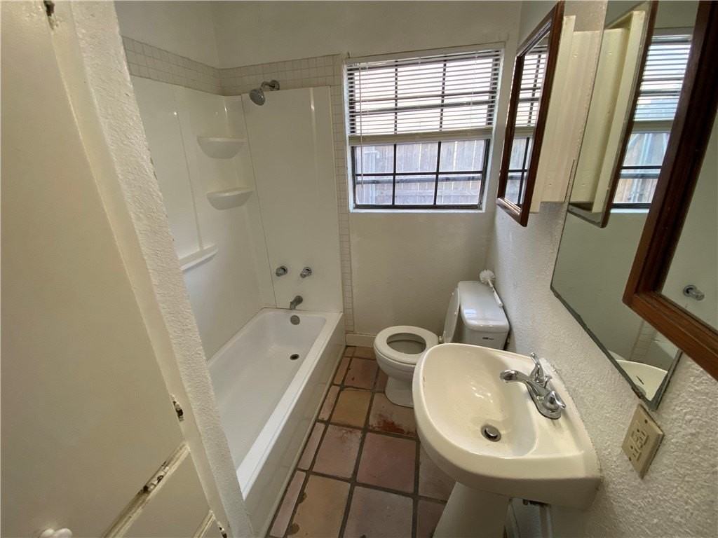 737 Westchester Dr - Photo 6 of 14