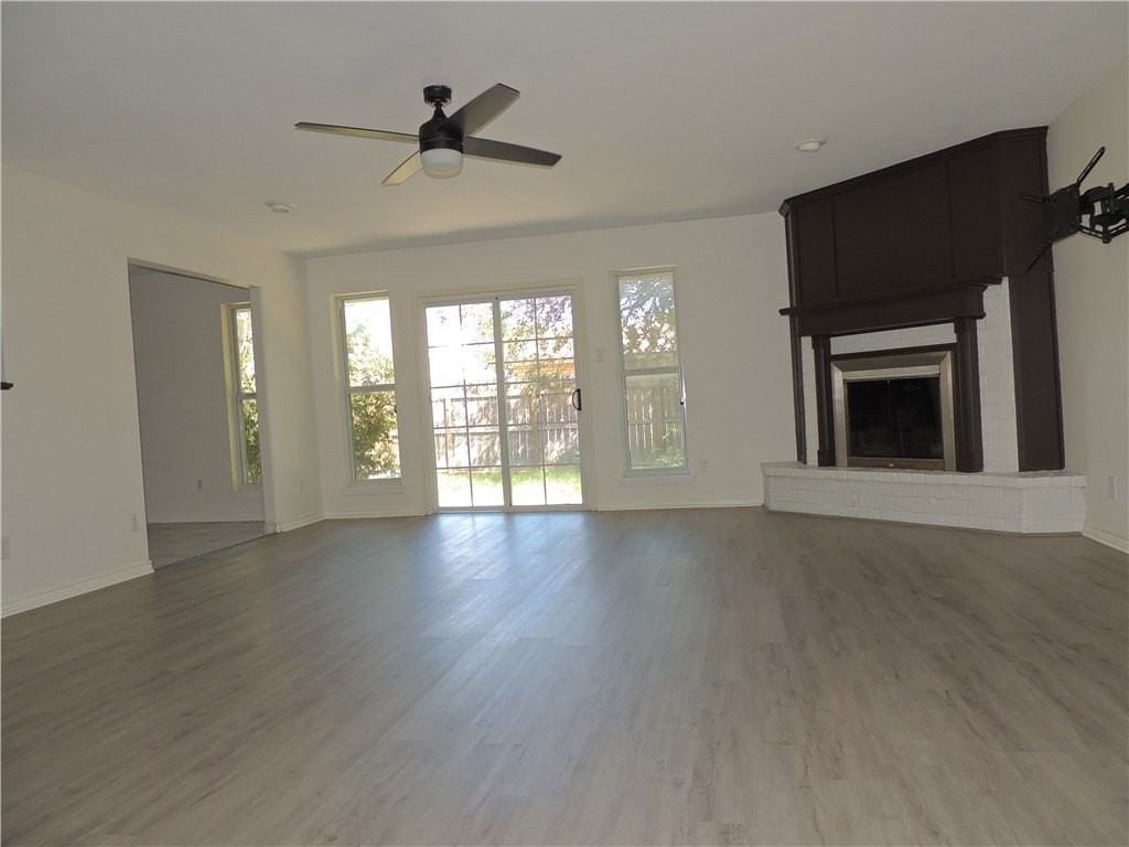 849 Cliff Dr - Photo 2 of 15