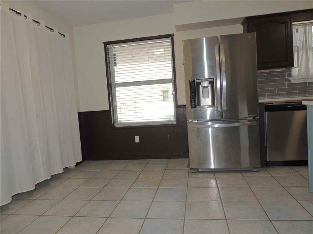 849 Cliff Dr - Photo 5 of 15