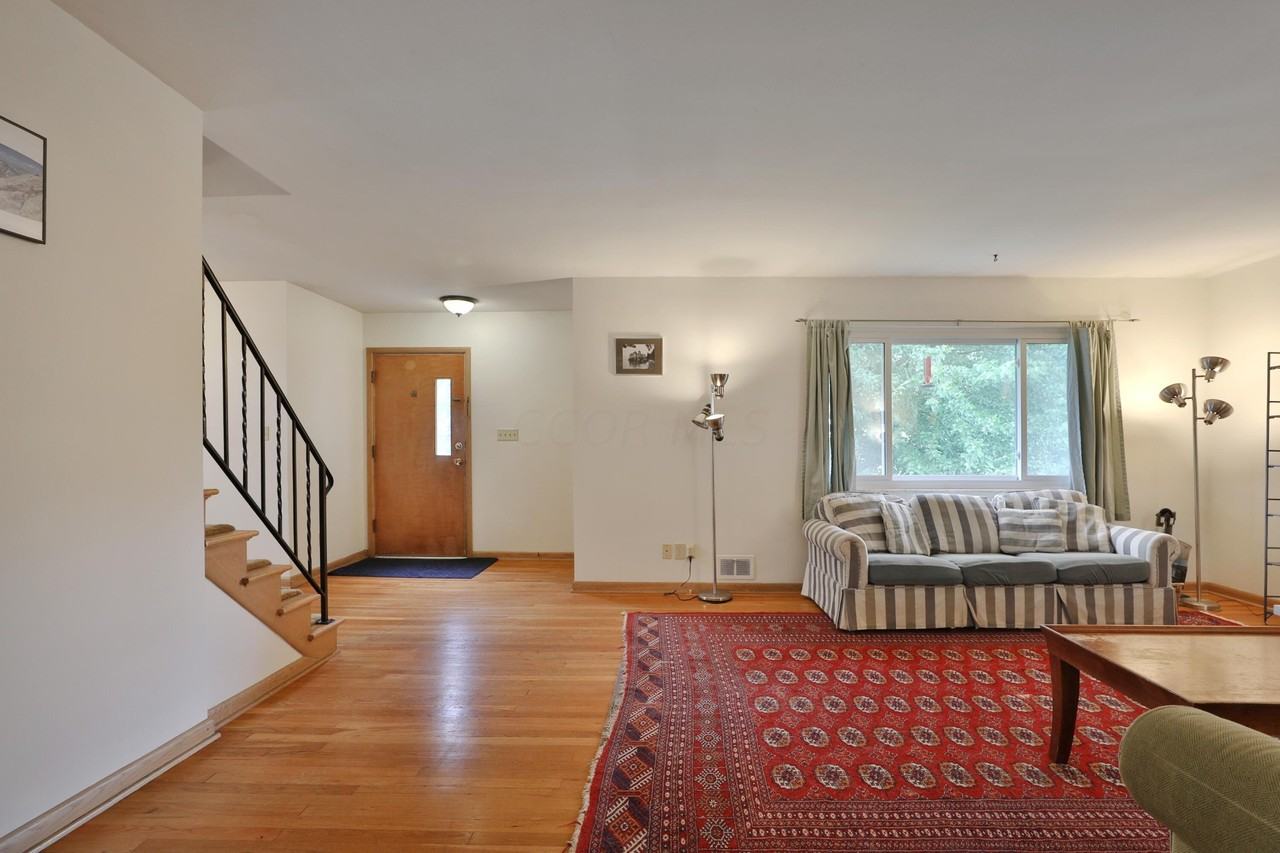 714 Island Ct - Photo 5 of 41