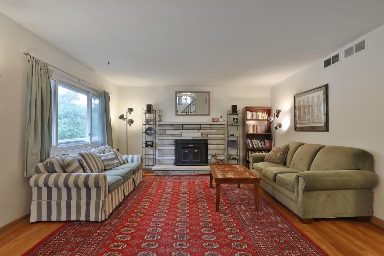 714 Island Ct - Photo 6 of 41