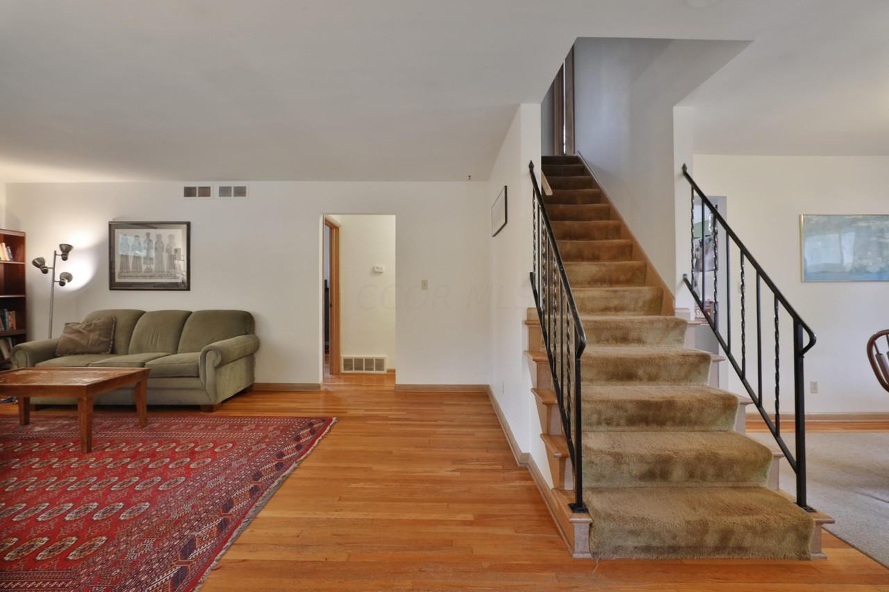 714 Island Ct - Photo 7 of 41