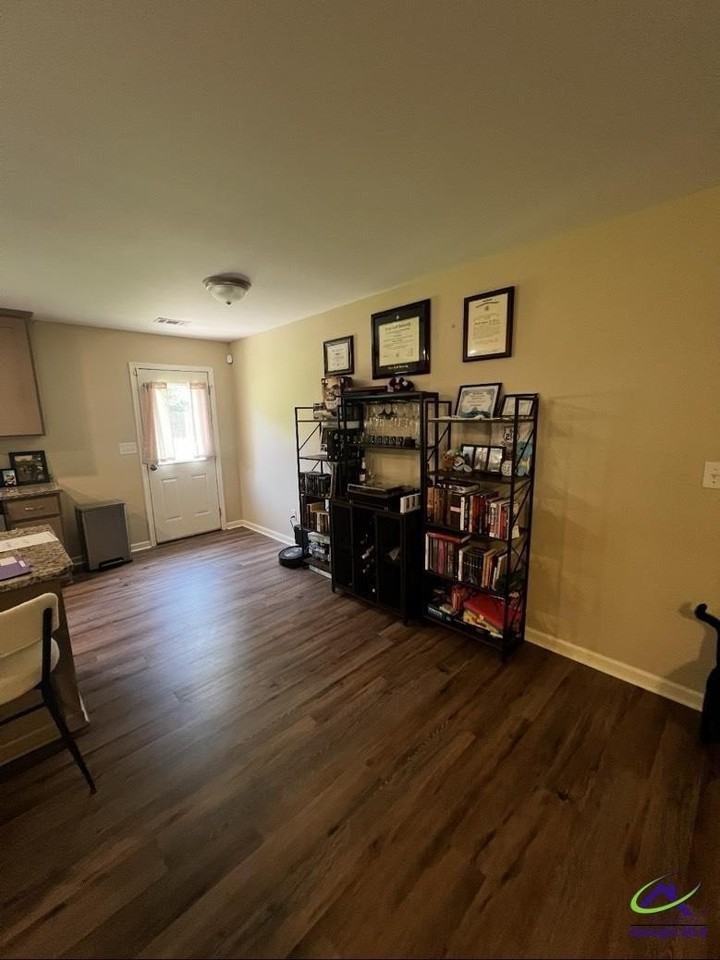 225 Addison Ln - Photo 7 of 13