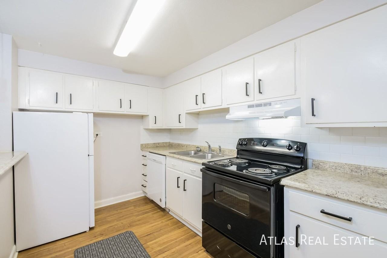4993 King St #103 - Photo 7 of 18