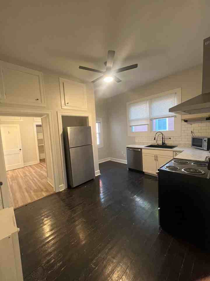 175 Walton Ave #4 - Photo 4 of 9