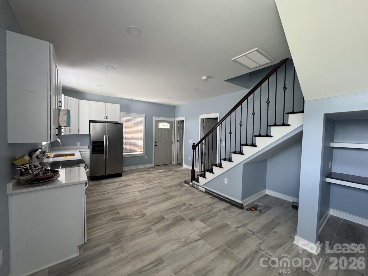 1008 Rockland Cir Sw - Photo 3 of 7
