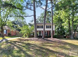 featured image of 2438 Knickerbocker Dr